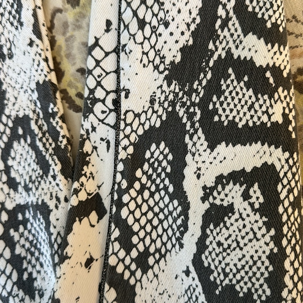 Lysse Large Python Stretch Cropped Denim Pants So… - image 3